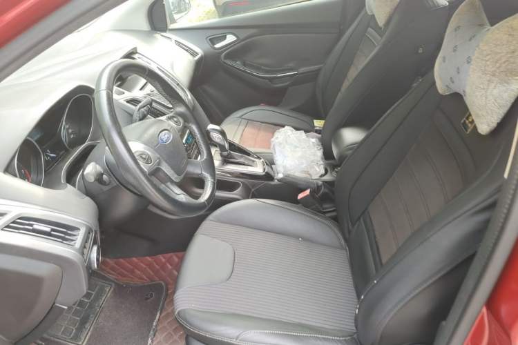 Used Ford Focus 2012 Hatchback 1.6L Automatic Fashion Edition Left Front Seat