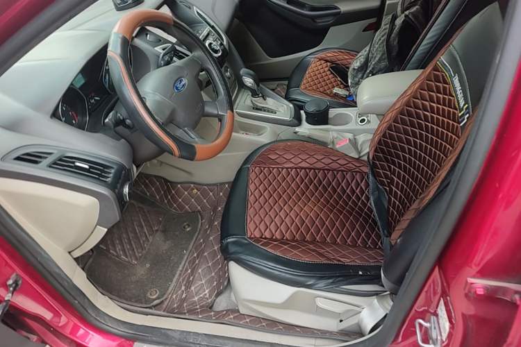 Used Ford Focus 2012 Sedan 1.6L Automatic Comfort Model Left Front Seat