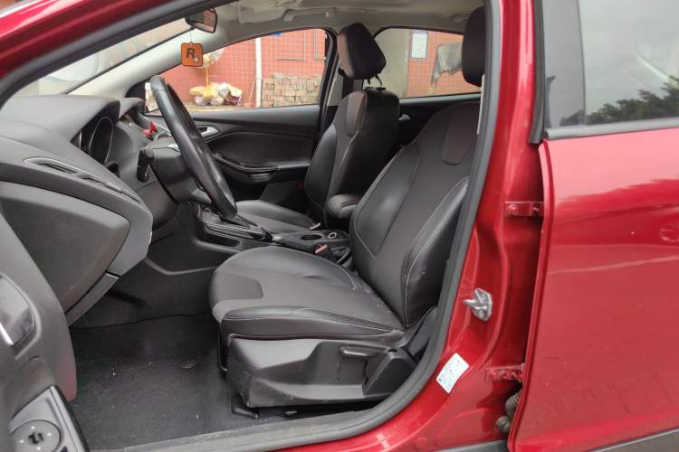 Used Ford Focus 2012 Hatchback 1.6L Automatic Fashion Edition Left Front Seat