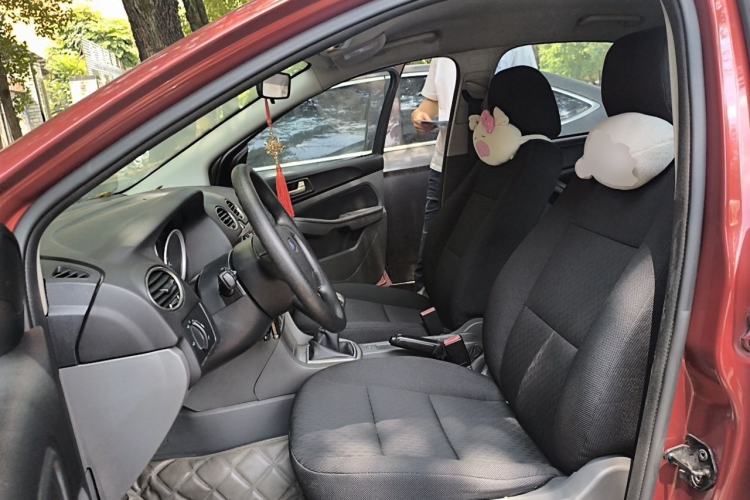 Used Ford Focus 2012 Sedan Classic 1.8L Automatic Base Model Left Front Seat