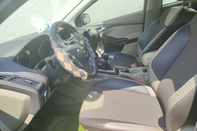 Used Ford Focus 2012 Hatchback 1.6L Manual Fashion Edition Left Front Seat