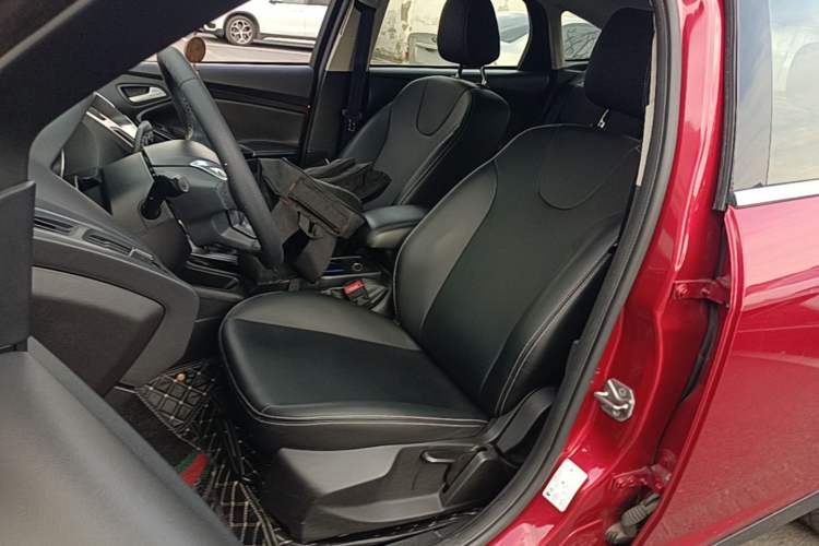 Used Ford Focus 2012 Hatchback 1.6L Automatic Fashion Edition Left Front Seat