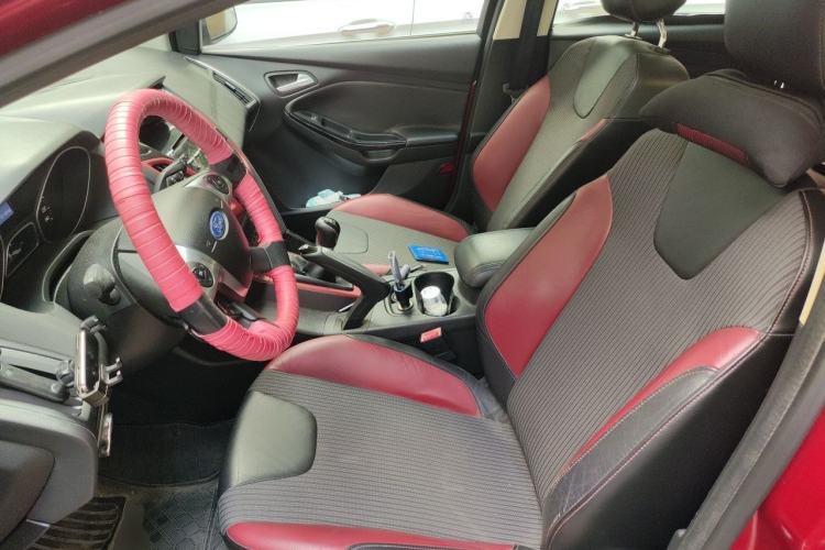 Used Ford Focus 2012 Hatchback 2.0L Manual Luxury Sport Model Left Front Seat