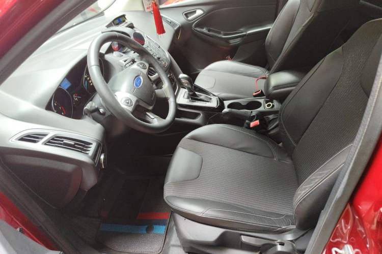 Used Ford Focus 2012 Hatchback 1.6L Automatic Fashion Edition Left Front Seat