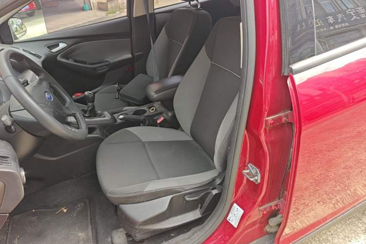 Used Ford Focus 2012 Hatchback 1.6L Manual Comfort Model Left Front Seat
