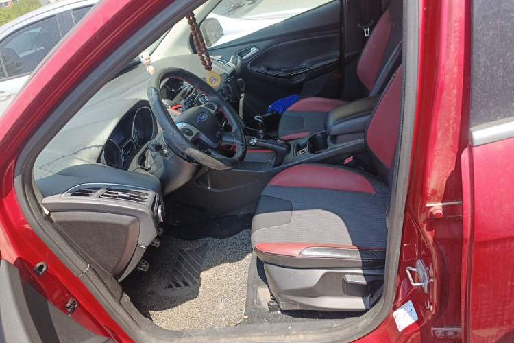 Used Ford Focus 2012 Hatchback 2.0L Manual Luxury Sport Model Left Front Seat