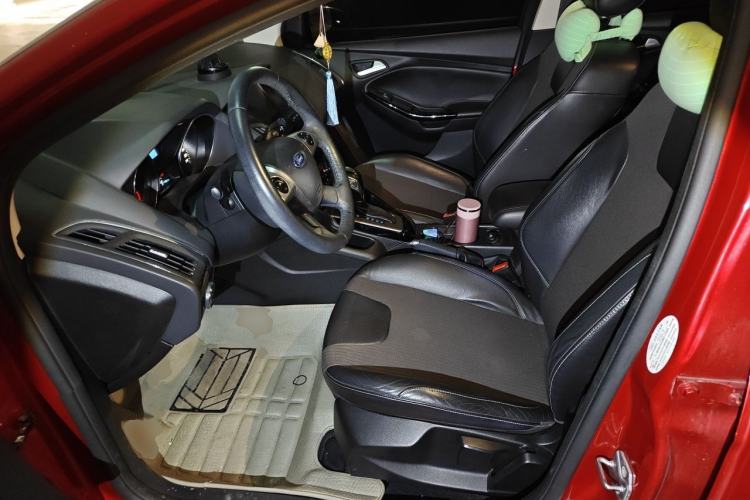 Used Ford Focus 2012 Hatchback 1.6L Automatic Fashion Edition Left Front Seat