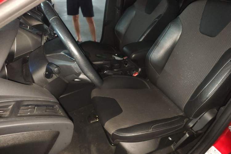 Used Ford Focus 2012 Hatchback 1.6L Automatic Fashion Edition Left Front Seat