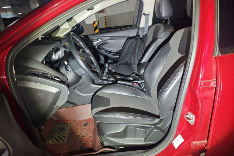Used Ford Focus 2012 Hatchback 1.6L Manual Fashion Edition Left Front Seat