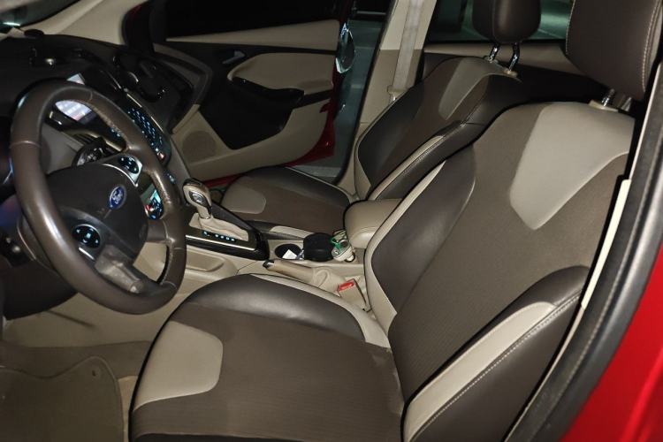 Used Ford Focus 2012 Sedan 1.6L Automatic Fashion Edition Left Front Seat