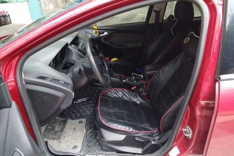 Used Ford Focus 2012 Hatchback 1.6L Manual Comfort Model Left Front Seat