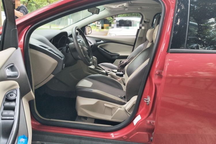Used Ford Focus 2012 Hatchback 1.6L Automatic Fashion Edition Left Front Seat