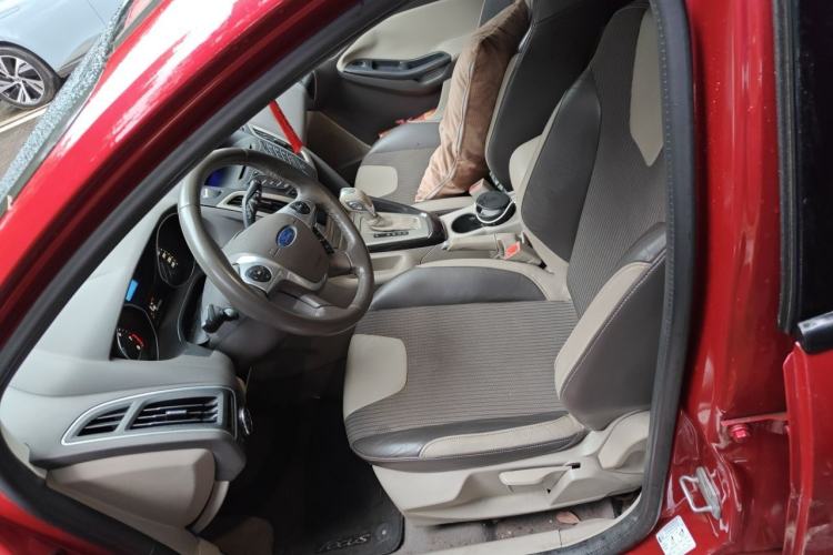 Used Ford Focus 2012 Hatchback 1.6L Automatic Fashion Edition Left Front Seat
