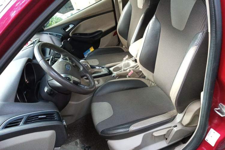 Used Ford Focus 2012 Hatchback 1.6L Automatic Fashion Edition Left Front Seat
