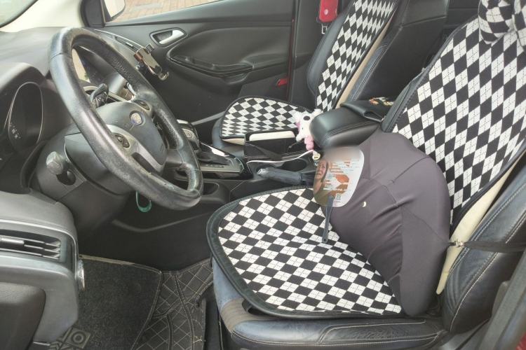 Used Ford Focus 2012 Hatchback 1.6L Automatic Fashion Edition Left Front Seat