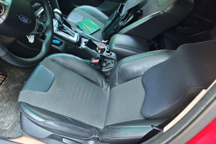 Used Ford Focus 2012 Sedan 1.6L Automatic Fashion Edition Left Front Seat
