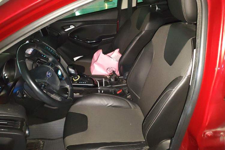 Used Ford Focus 2012 Hatchback 1.6L Automatic Fashion Edition Left Front Seat