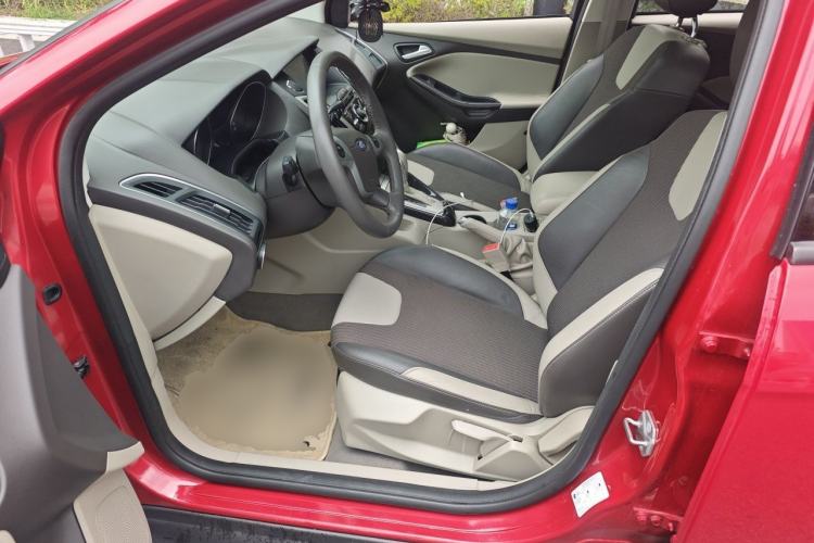 Used Ford Focus 2012 Hatchback 1.6L Automatic Fashion Edition Left Front Seat