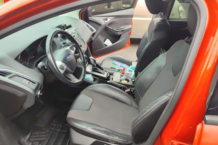 Used Ford Focus 2012 Hatchback 1.6L Automatic Fashion Edition Left Front Seat