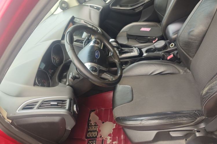 Used Ford Focus 2012 Sedan 1.6L Automatic Fashion Edition Left Front Seat