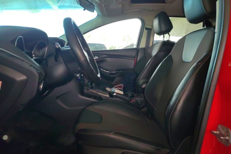 Used Ford Focus 2012 Hatchback 1.6L Automatic Fashion Edition Left Front Seat