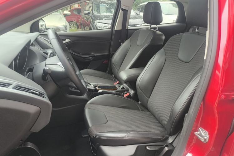 Used Ford Focus 2012 Sedan 1.6L Automatic Fashion Edition Left Front Seat