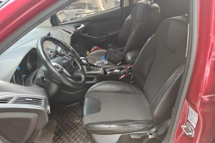 Used Ford Focus 2012 Hatchback 1.6L Automatic Fashion Edition Left Front Seat