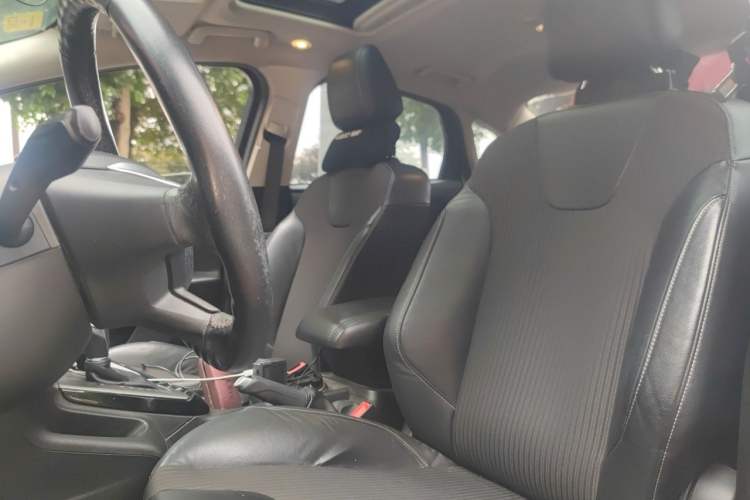 Used Ford Focus 2012 Sedan 1.6L Automatic Fashion Edition Left Front Seat