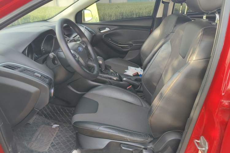 Used Ford Focus 2012 Hatchback 1.6L Automatic Fashion Edition Left Front Seat