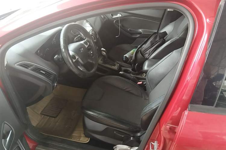 Used Ford Focus 2012 Hatchback 1.6L Automatic Fashion Edition Left Front Seat