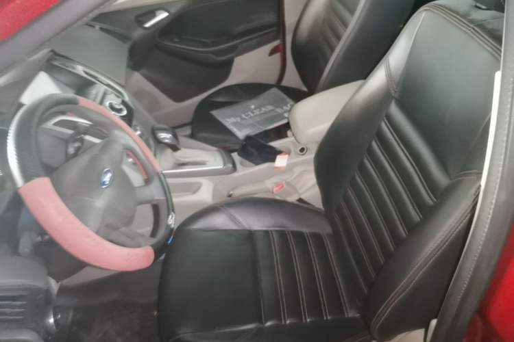 Used Ford Focus 2012 Sedan 1.6L Automatic Comfort Model Left Front Seat