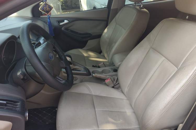 Used Ford Focus 2012 Sedan 1.6L Automatic Comfort Model Left Front Seat