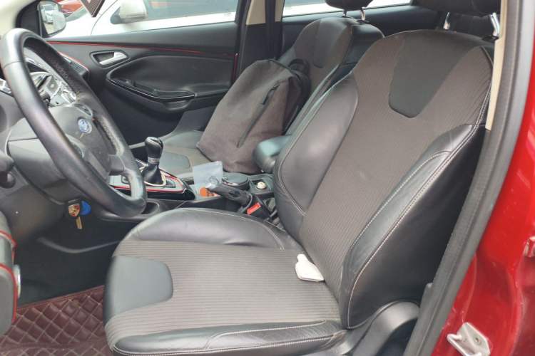 Used Ford Focus 2012 Sedan 1.6L Manual Fashion Edition Left Front Seat