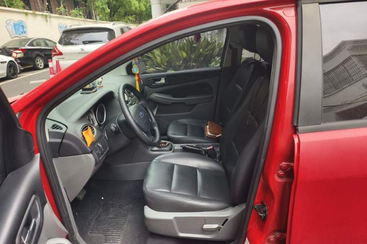 Used Ford Focus 2012 Hatchback Classic 1.8L Automatic Base Model Left Front Seat