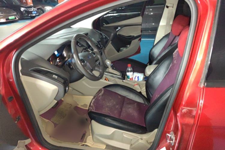 Used Ford Focus 2012 Hatchback 1.6L Automatic Fashion Edition Left Front Seat