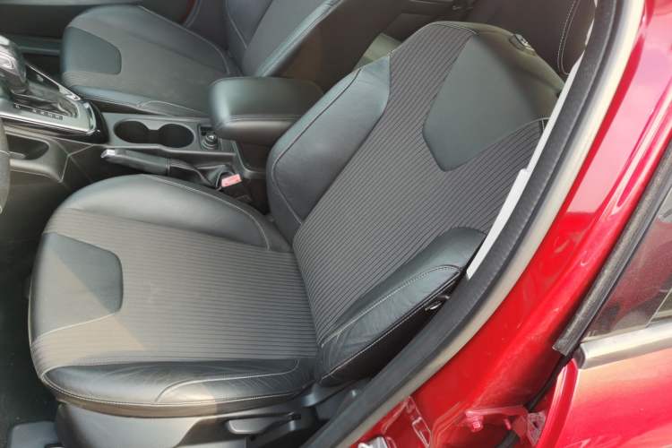 Used Ford Focus 2012 Sedan 1.6L Automatic Fashion Edition Left Front Seat