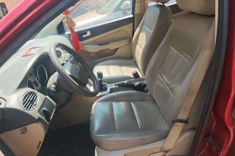 Used Ford Focus 2012 Sedan Classic 1.8L Manual Base Model Left Front Seat