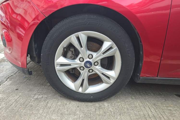 Used Ford Focus 2012 Sedan 1.6L Automatic Fashion Edition Left Front Wheel Hub