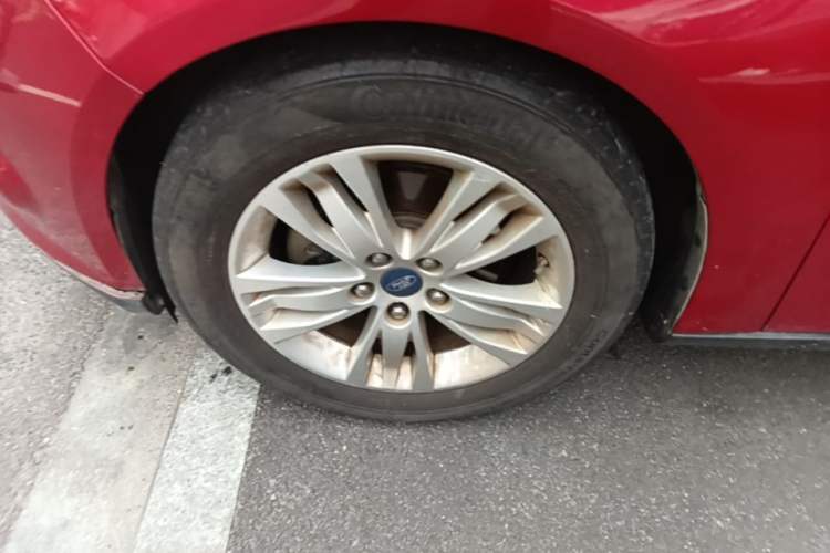Used Ford Focus 2012 Hatchback 1.6L Automatic Comfort Model Left Front Wheel Hub