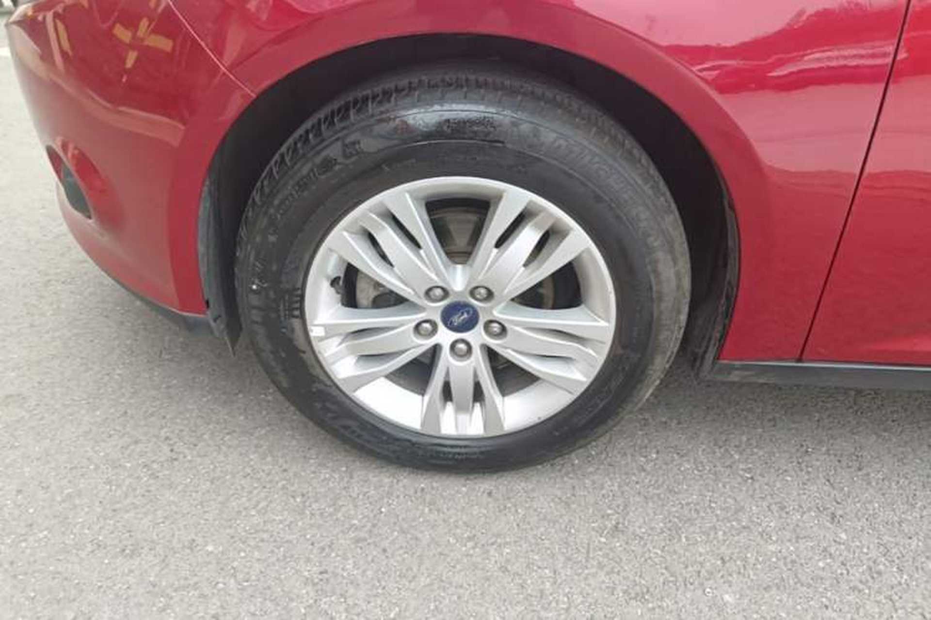 Used Ford Focus 2012 Hatchback 1.6L Automatic Comfort Model Left Front Wheel Hub