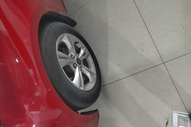 Used Ford Focus 2012 Hatchback 1.6L Manual Fashion Edition Left Front Wheel Hub