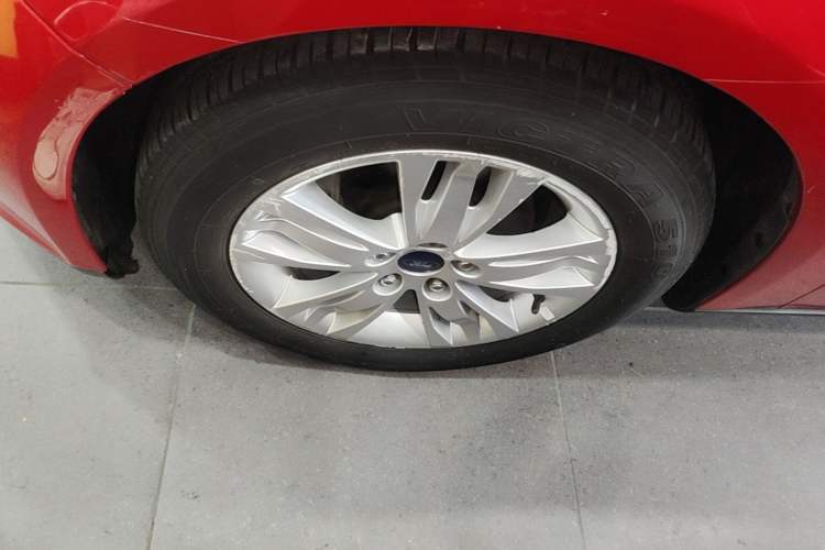 Used Ford Focus 2012 Hatchback 1.6L Automatic Comfort Model Left Front Wheel Hub