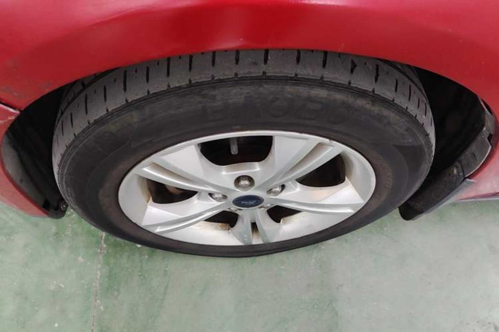 Used Ford Focus 2012 Sedan 1.6L Manual Fashion Edition Left Front Wheel Hub
