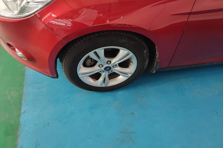 Used Ford Focus 2012 Hatchback 1.6L Automatic Fashion Edition Left Front Wheel Hub