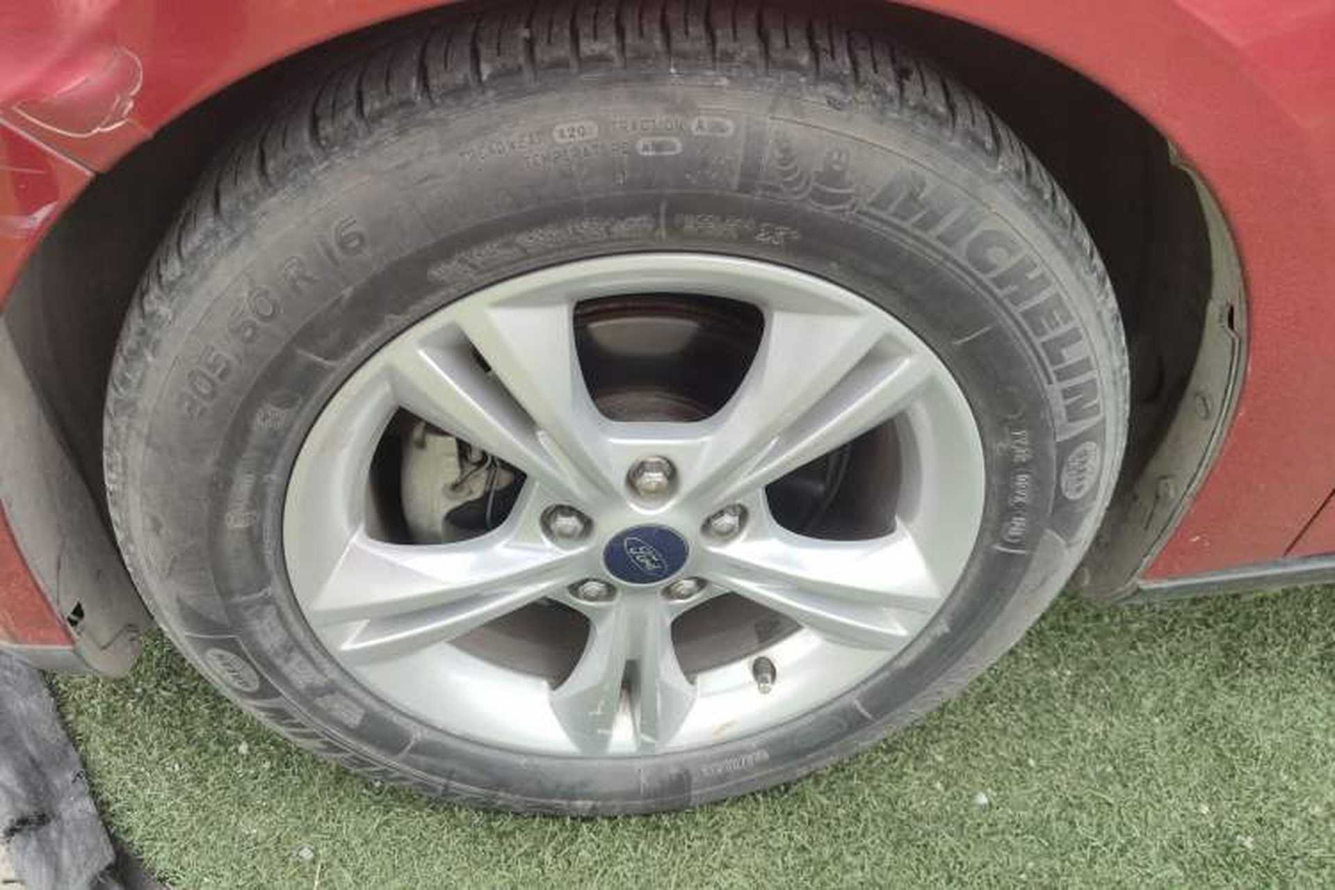 Used Ford Focus 2012 Hatchback 1.6L Automatic Fashion Edition Left Front Wheel Hub