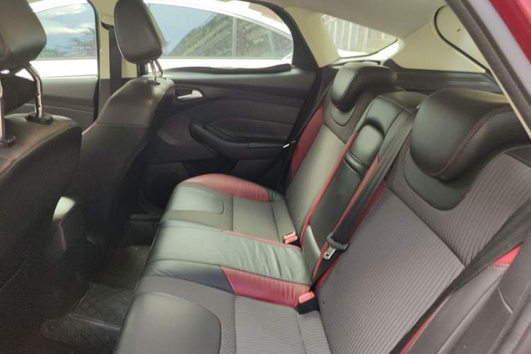 Used Ford Focus 2012 Hatchback 2.0L Manual Luxury Sport Model Left Rear Seat