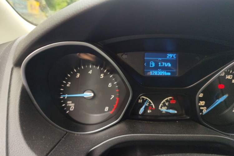 Used Ford Focus 2012 Hatchback 1.6L Manual Fashion Edition Odometer Close Up
