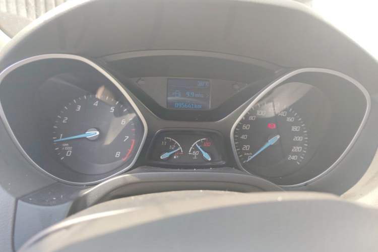 Used Ford Focus 2012 Hatchback 1.6L Manual Fashion Edition Odometer Close Up
