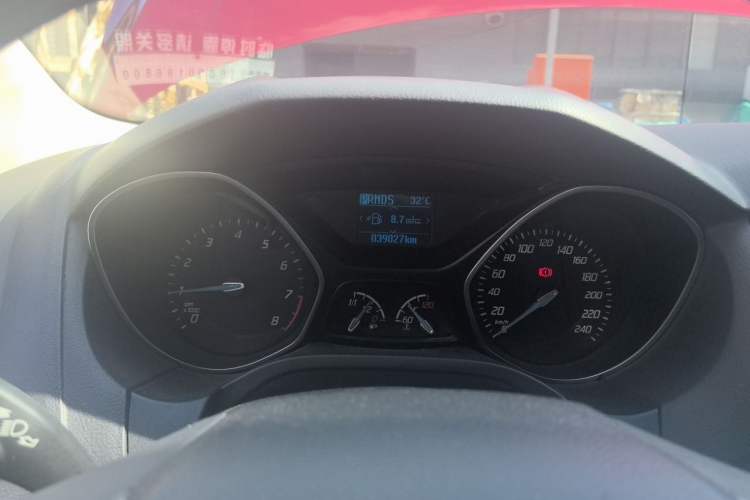 Used Ford Focus 2012 Hatchback 1.6L Automatic Fashion Edition Odometer Close Up