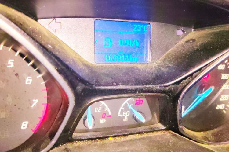 Used Ford Focus 2012 Hatchback 1.6L Manual Fashion Edition Odometer Close Up